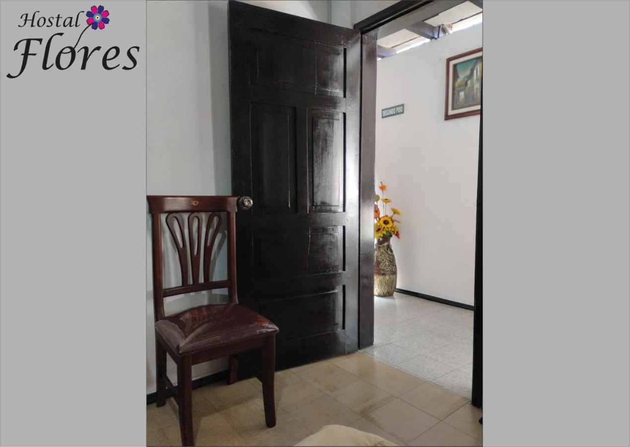 Hostal Flores Quito Exterior photo