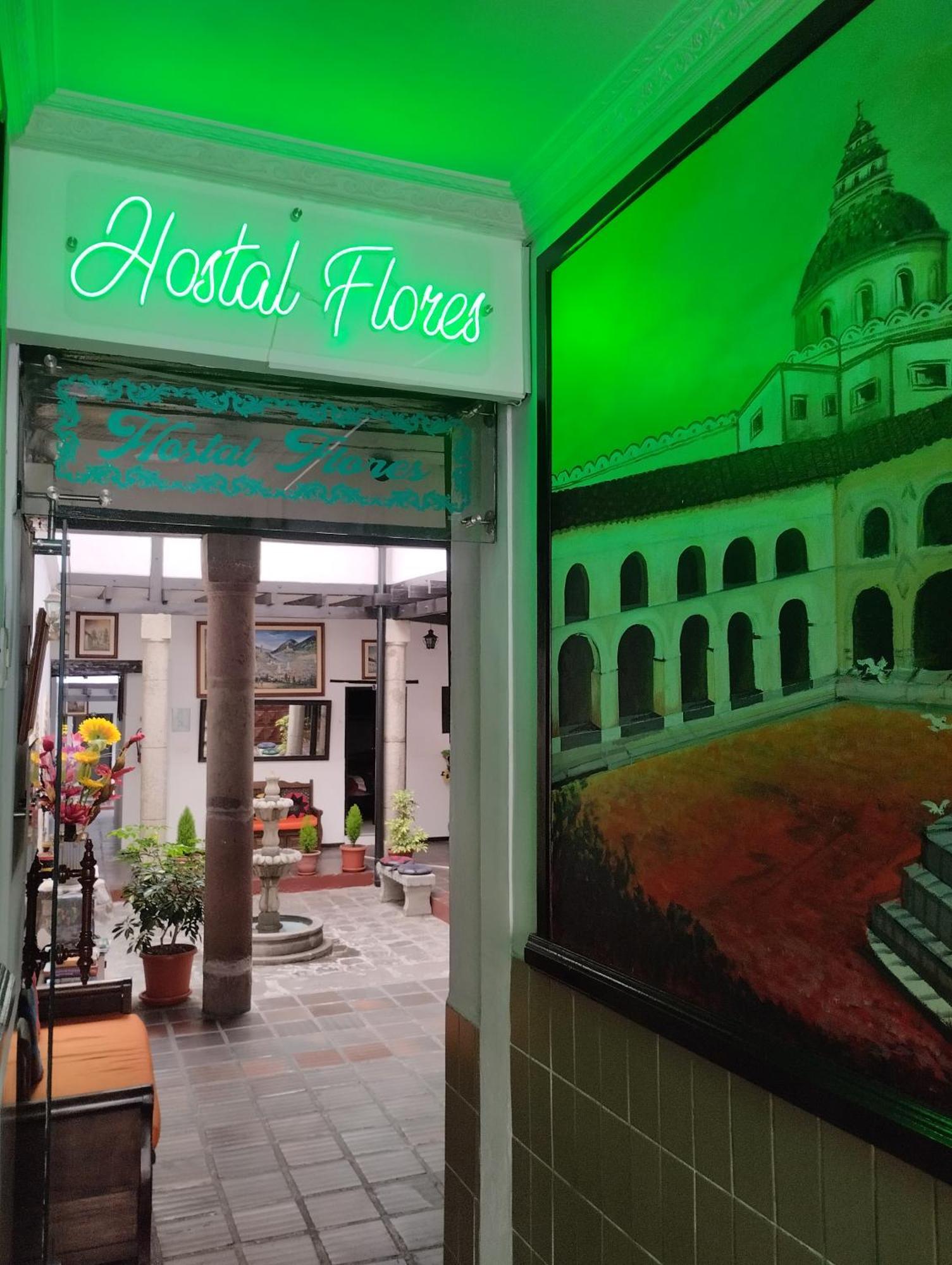 Hostal Flores Quito Exterior photo